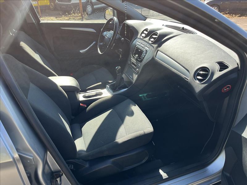 Ford Mondeo 1,6 i KLIMA ROZVODY SERVIS - fotka 10 z 34