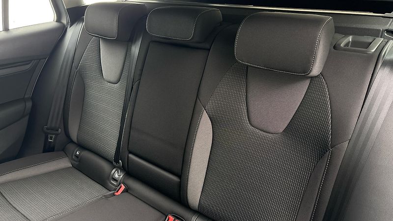 Škoda Octavia 2.0 TDI Ambition Combi - fotka 16 z 23