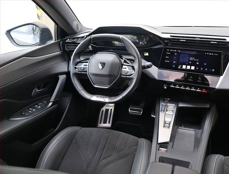 Peugeot 308 (2023) GT 1.2 PureTech - fotka 7 z 25