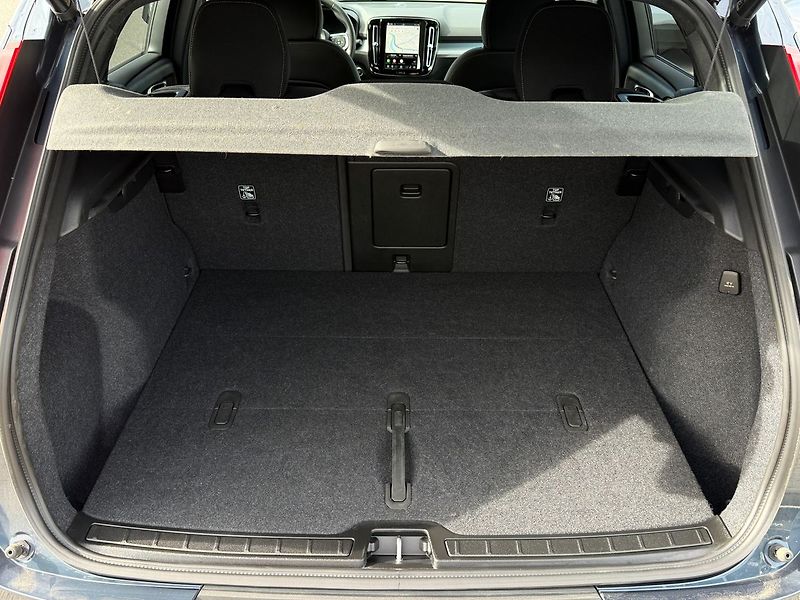 Volvo XC40 PLUS B4, B4, 360°, ACC, BLIS, - fotka 14 z 24