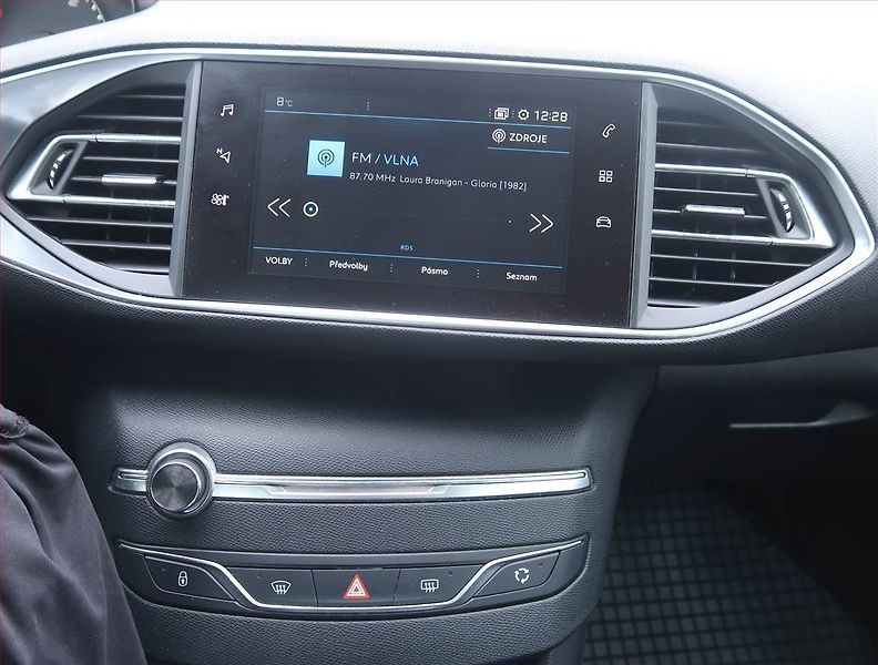 Peugeot 308 (2018) 1.5 BlueHDi, Navi, Tempomat - fotka 12 z 17