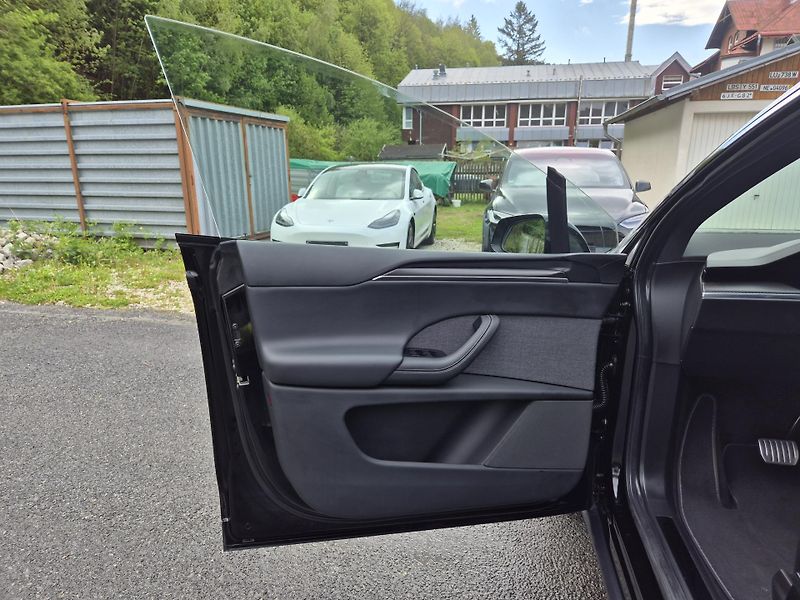Tesla Model X 100kwH PLAID 750kw TZ - fotka 37 z 48