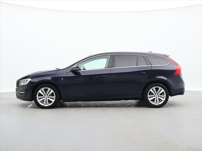 Volvo V60 2,0 D2 Ocean Race Navi Kůže - fotka 4 z 31