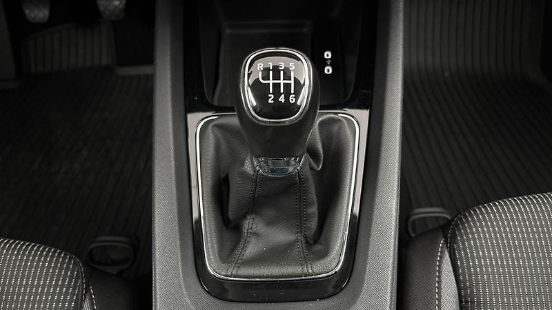 Škoda Octavia 2.0 TDI Ambition Combi - fotka 22 z 24