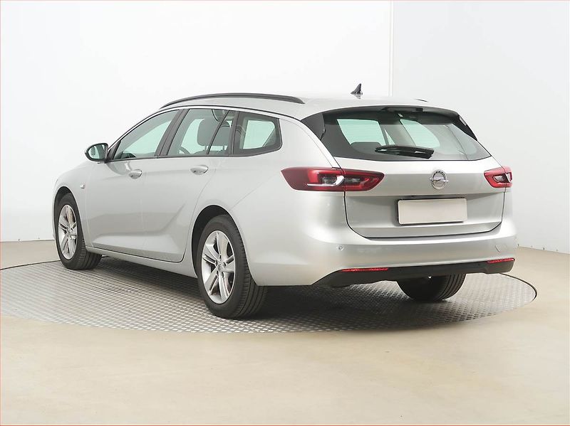 Opel Insignia (2020) 2.0 CDTI, Navi, Tempomat - fotka 4 z 16