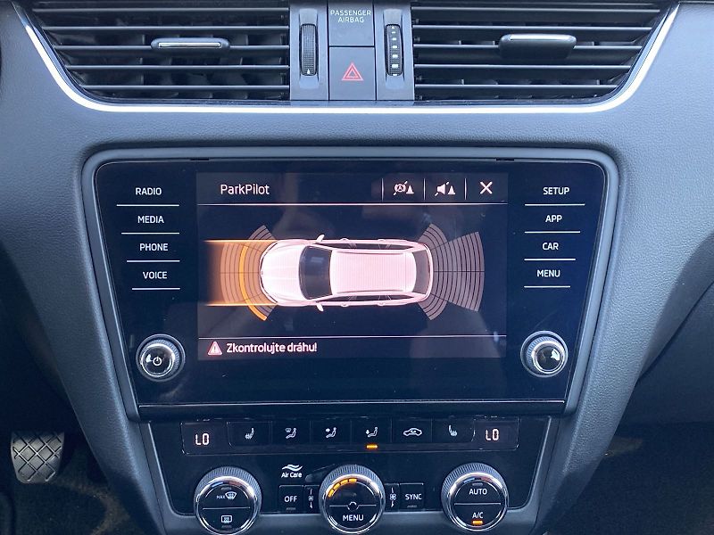 Škoda Octavia (2019) Combi 1.5 TSI Style - fotka 12 z 31