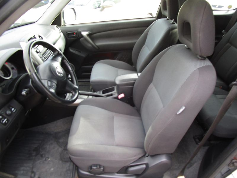 Toyota RAV4 2,0-110KW-4x4-AUTOMAT - fotka 8 z 16