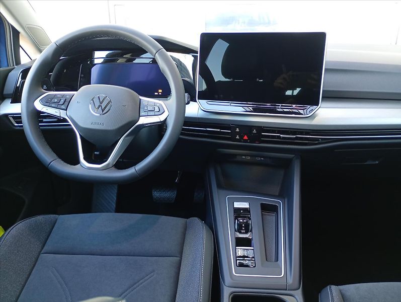 Volkswagen Golf Variant (2026) 1,5 eTSI 7DSG mHEV  People - fotka 14 z 20