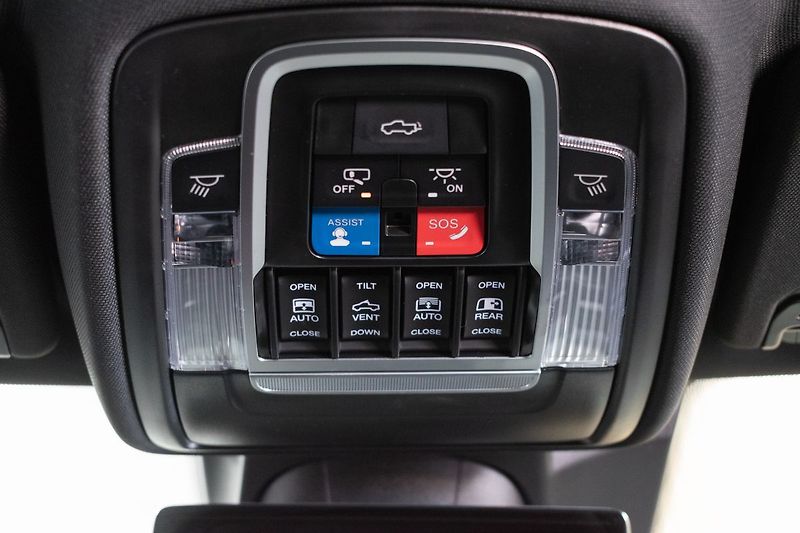 Dodge RAM 5.7 HEMI*LIMITED*AIR*LPG*ČR 1M - fotka 36 z 48