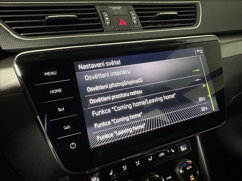Škoda Superb 1,4 TSi  DSG iV Style Virtual - fotka 33 z 50