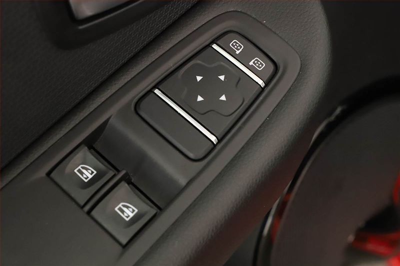 Renault Clio (2019) 0.9 TCe, Tempomat - fotka 9 z 16