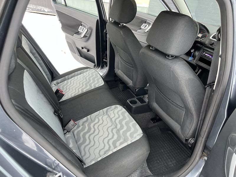 Škoda Fabia 1.4MPI 63KW,KLIMA,ALU,TEMPOMAT - fotka 17 z 38