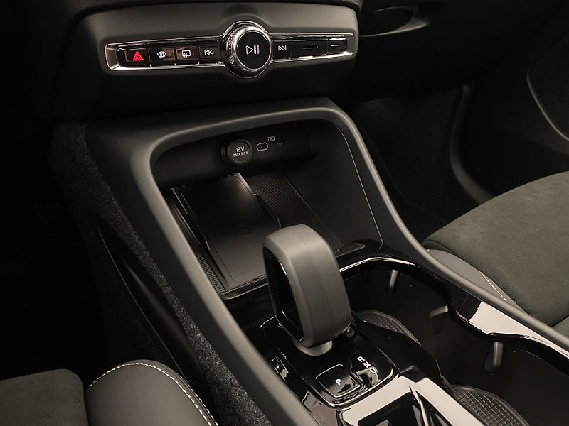 Volvo XC40 (2026) B3 AUT DARK ULTRA  - fotka 36 z 60