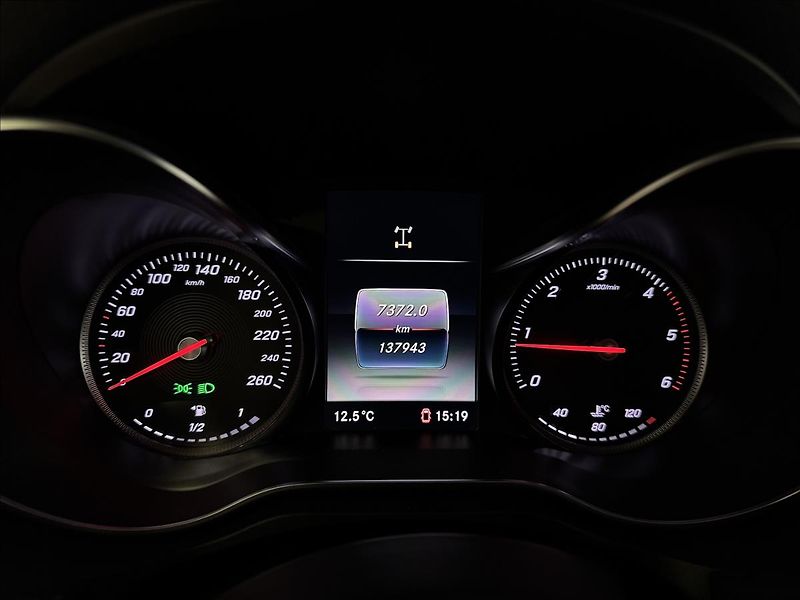 Mercedes-Benz Třídy X 220d 4Matic Progressive 1.Maj. - fotka 19 z 37