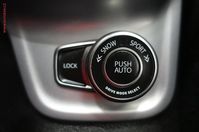 Suzuki Vitara (2016) 1.6 DDiS 4x4, AC, TZ, navi - fotka 21 z 25