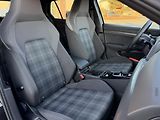 Volkswagen Golf GTD 2,0 TDi/147kW - DSG,Matrix - náhled 64