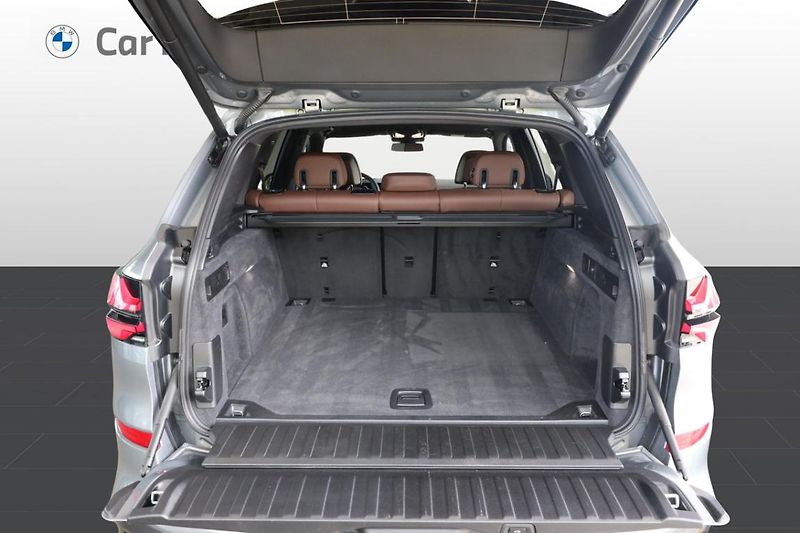 BMW X5 xDrive30d - fotka 8 z 33