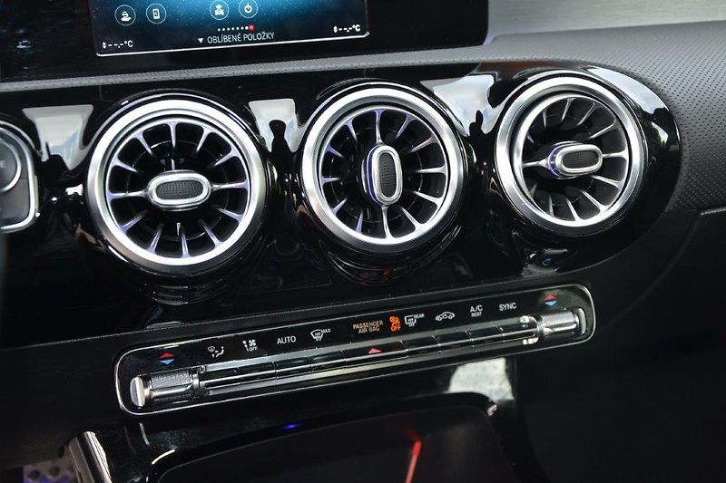 Mercedes-Benz CLA 180 d Edition 1 AMG - fotka 17 z 56