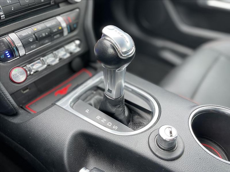Ford Mustang 2,3 EcoBoost/AUTOMAT - fotka 18 z 23