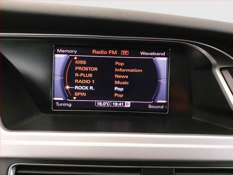 Audi A4 (2011) Ambiente 2.0 TDI, Automat - fotka 13 z 17