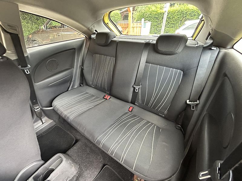 Opel Corsa (2007) 1.2i 59 kw - fotka 19 z 20