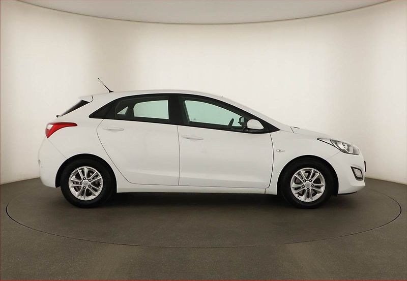 Hyundai i30 (2016) 1.6 CRDi, Serv.kniha, Tempomat - fotka 6 z 13
