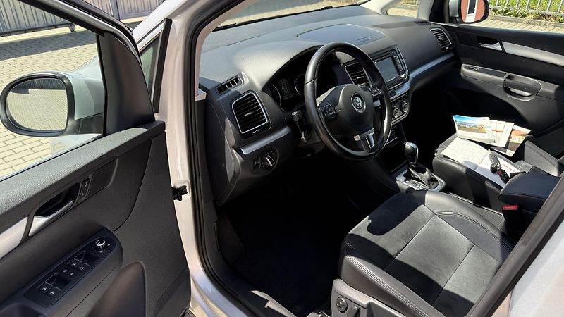 Volkswagen Sharan 2.0TSi*147kW*DSG*7MÍST*WEBASTO - fotka 13 z 27