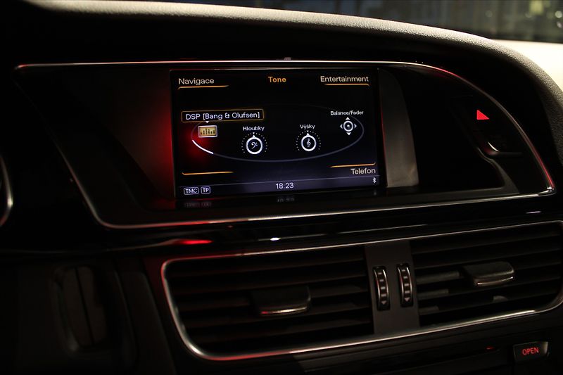 Audi A5 TDi V6 quattro S Line Cabriole - fotka 19 z 27