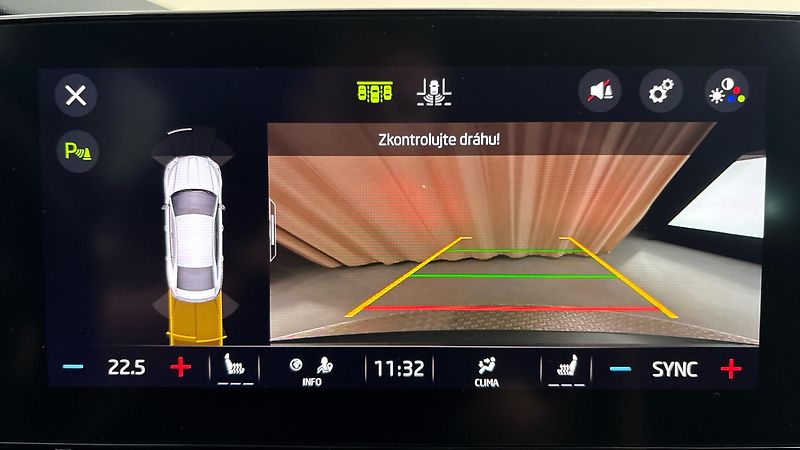 Škoda Octavia 2.0 TDI DSG RS - fotka 12 z 28