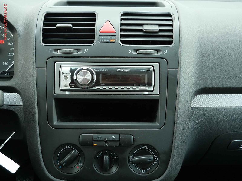 Volkswagen Golf (2007) 1.6i, AC - fotka 11 z 12