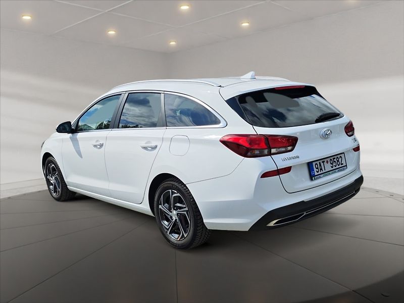 Hyundai i30 1,0 TGDI 120 Smart - fotka 4 z 11