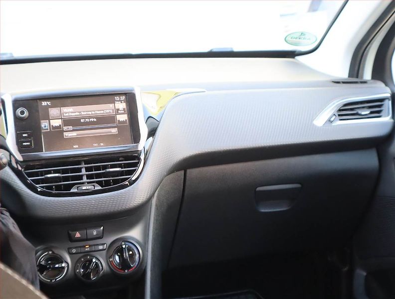 Peugeot 2008 (2016) 1.2 PureTech, Serv.kniha - fotka 8 z 14
