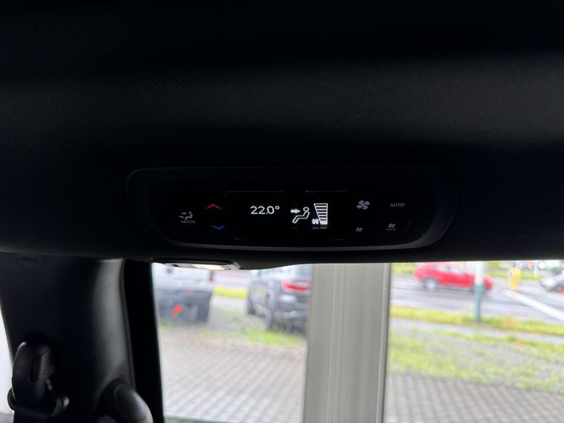 Chrysler Pacifica AWD Touring-L S-Appearance - fotka 50 z 55