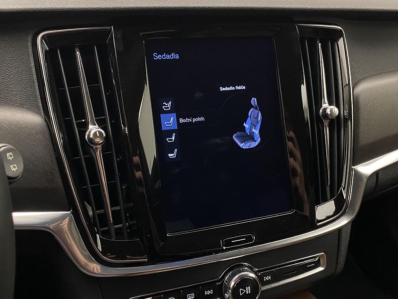 Volvo V90 CC D5 AWD INSCRIPTION AUT CZ - fotka 46 z 51