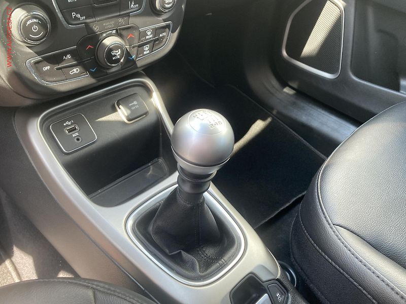 Jeep Compass (2019) 1.4 M-Air FWD, Longitude - fotka 15 z 17