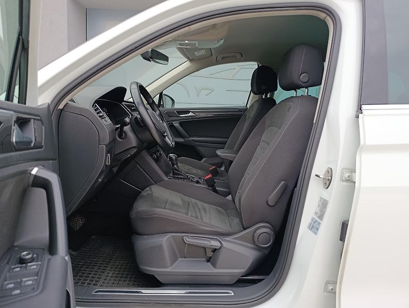 Volkswagen Tiguan 2.0TDI DSG 4M HIGHLINE ČR - fotka 12 z 35