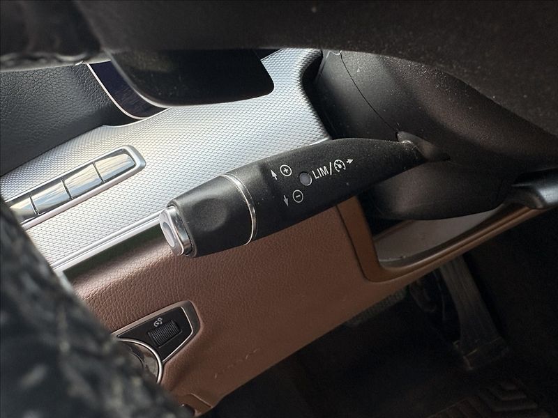 Mercedes-Benz Třídy E 2,0 220 d - fotka 19 z 28