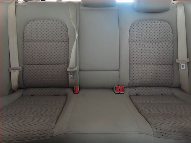 Škoda Superb (2012) Ambition Plus 1.8 TSI - fotka 10 z 14