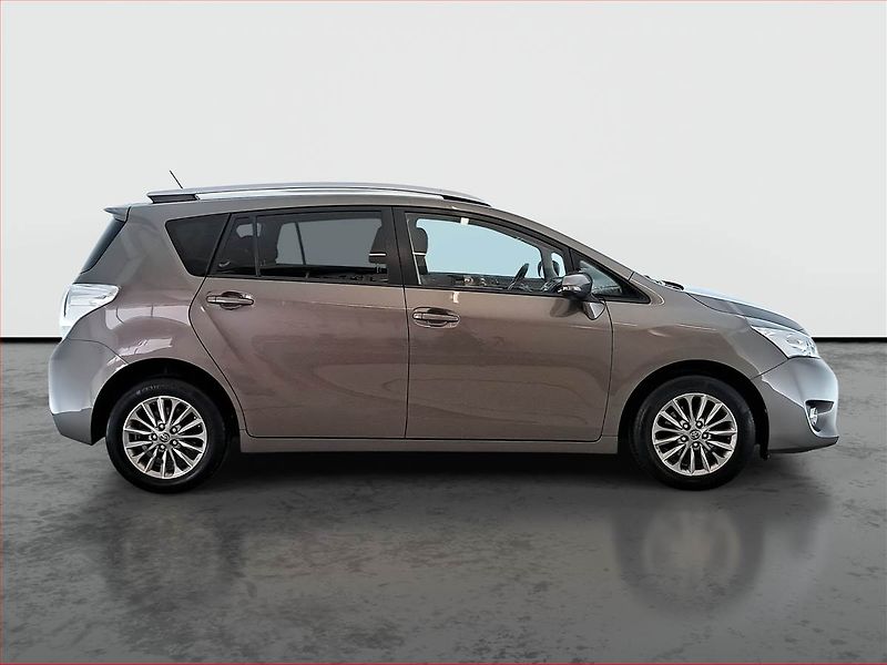 Toyota Verso (2016) 1.6 D-4D, Serv.kniha, Navi - fotka 6 z 20