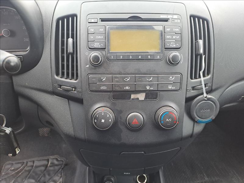 Hyundai i30 1,4 i - fotka 12 z 13