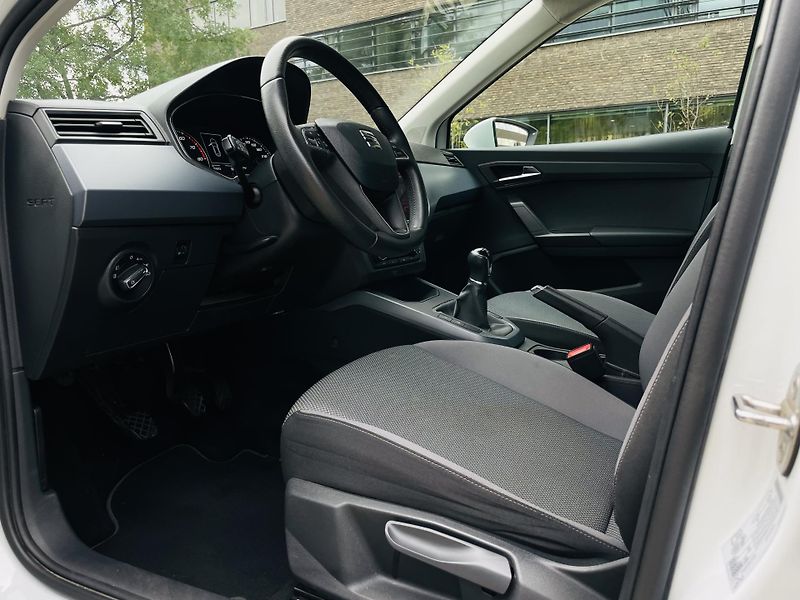 Seat Arona 1.0TSI 85KW 1.MAJITEL SENZORY  - fotka 27 z 43