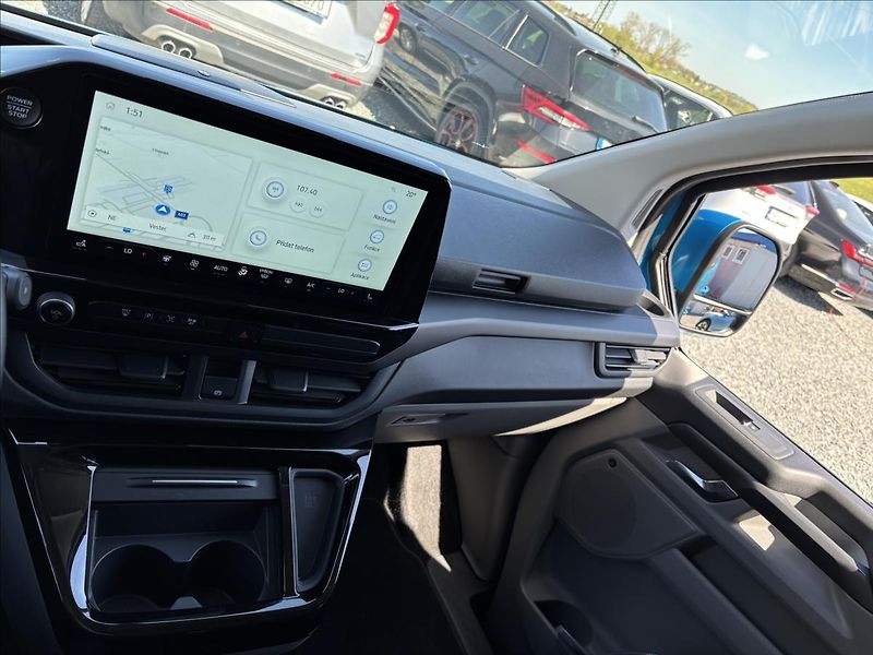 Ford Tourneo Custom 2,5 PHEV Sport 171kW - fotka 33 z 35