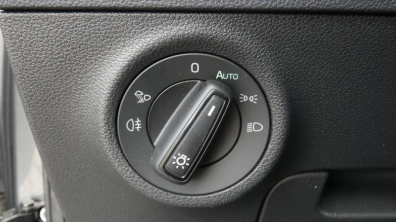 Škoda Karoq 1,5 TSI Sportline - fotka 10 z 23