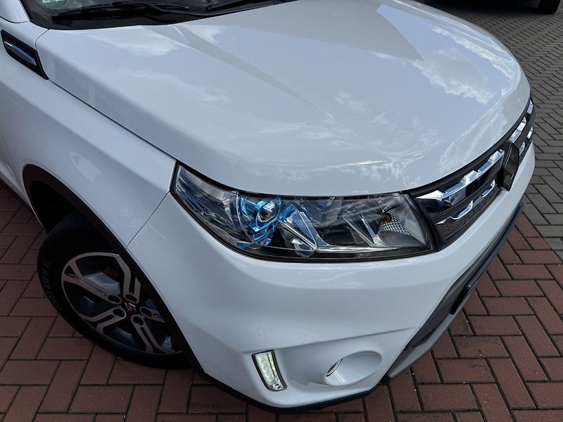 Suzuki Vitara (2016) 1.6i VVT Comfort Plus LED Navi - fotka 38 z 50