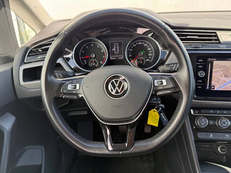 Volkswagen Touran (2021) 1.5 TSI 110 kW Comfortline 7DS - fotka 10 z 22