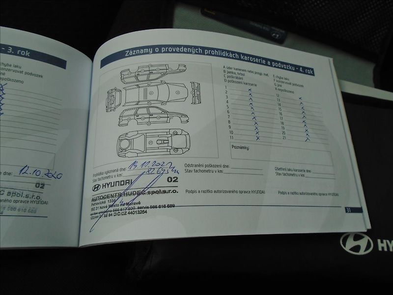 Hyundai i30 1,6 - fotka 31 z 36