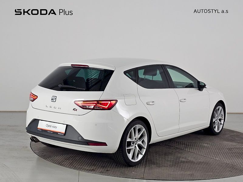 Seat Leon (2016) 1.8TSi 180k FR DYNAMIC - fotka 2 z 27