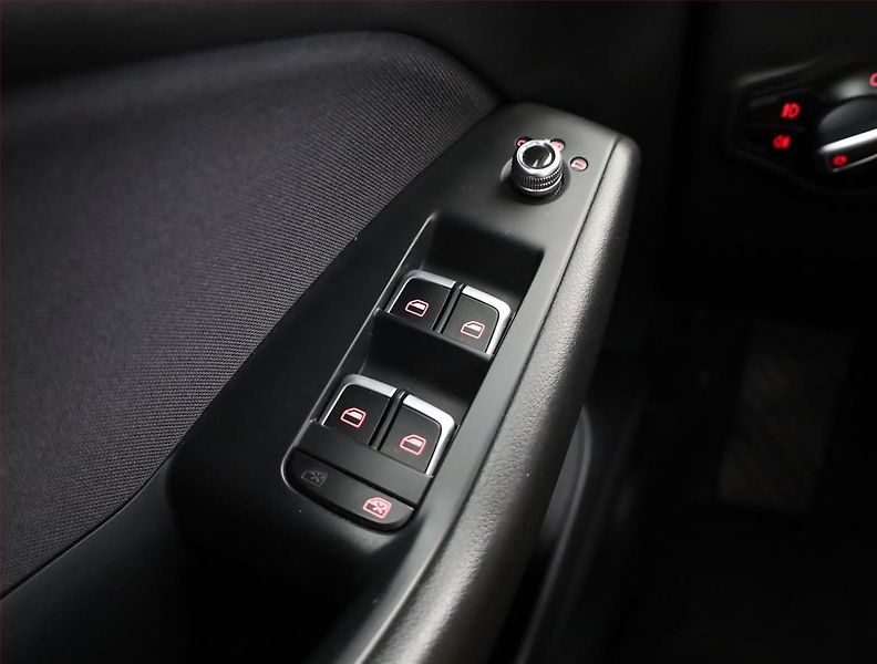 Audi Q5 (2016) 2.0 TDI, 4X4, Automat - fotka 17 z 21