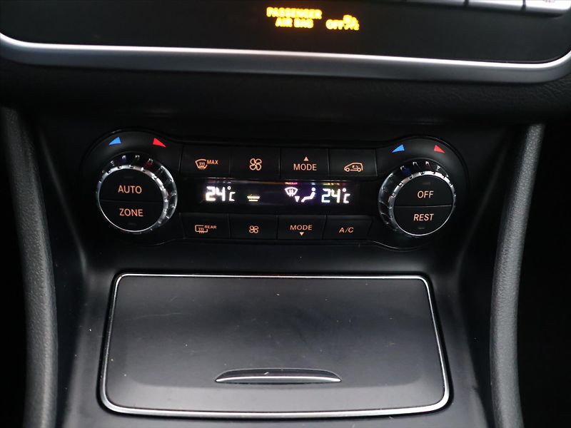 Mercedes-Benz GLA 2,1 200d 100kW 4Matic CZ DPH - fotka 20 z 29