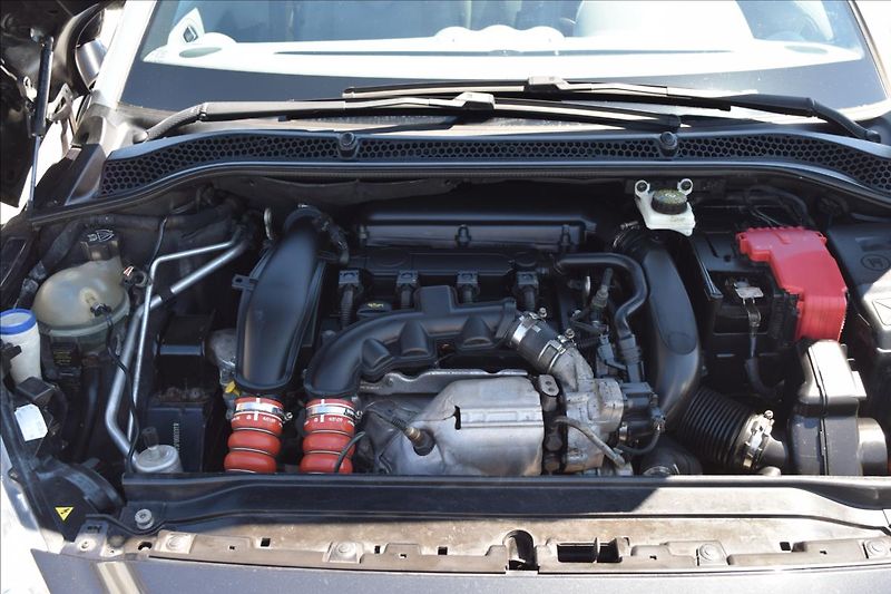Peugeot RCZ 1,6 i 115KW NOVÁ STK ALU KLIMA - fotka 48 z 48
